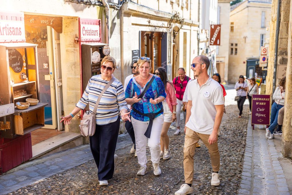 Von Bordeaux aus: Saint-Emilion Geführte Tour mit Weinverkostung
