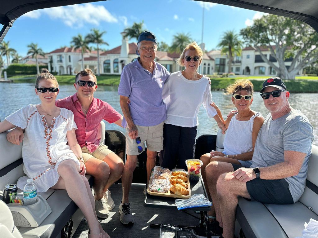 Neapel-Port Royal: Private Frühstücks-Bootsfahrt mit Delfin-Tour