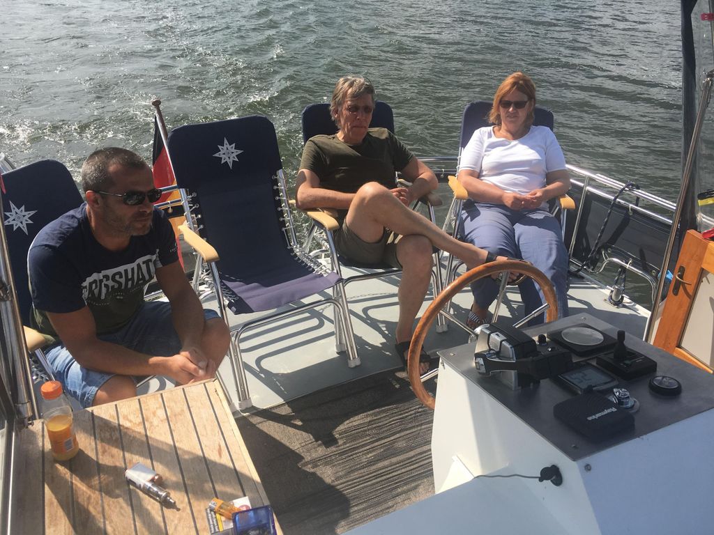 8h Private Wannsee- und Werder-Yachtfahrt