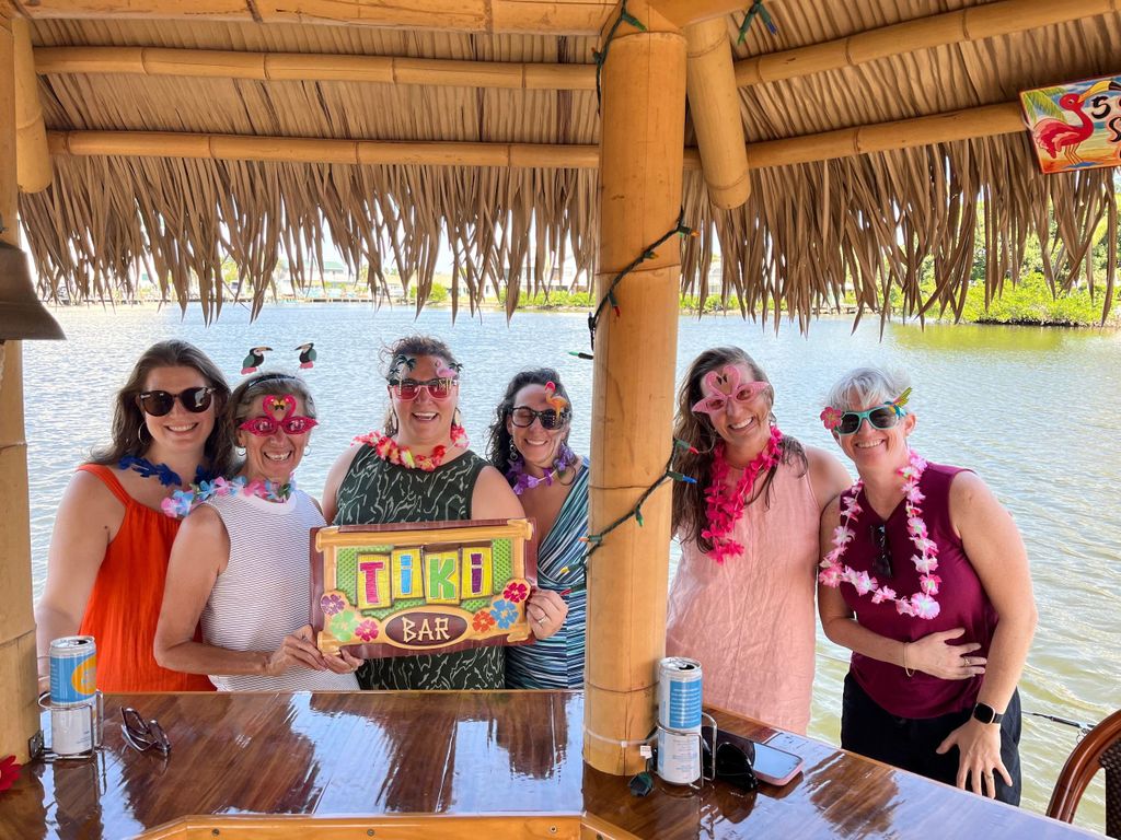 Naples: Tiki-Bootsfahrt, Port Royal & Luxus-Kanaltour