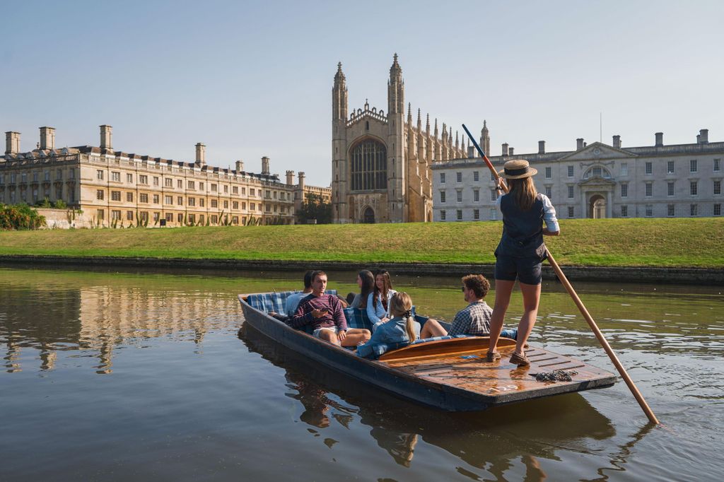 Cambridge: Geführte Shared River Punting Tour