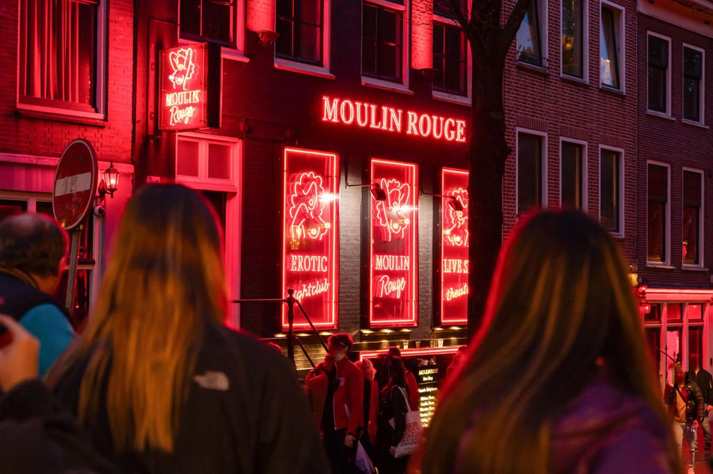Amsterdam: Tour durch den Rotlichtbezirk in kleiner Gruppe