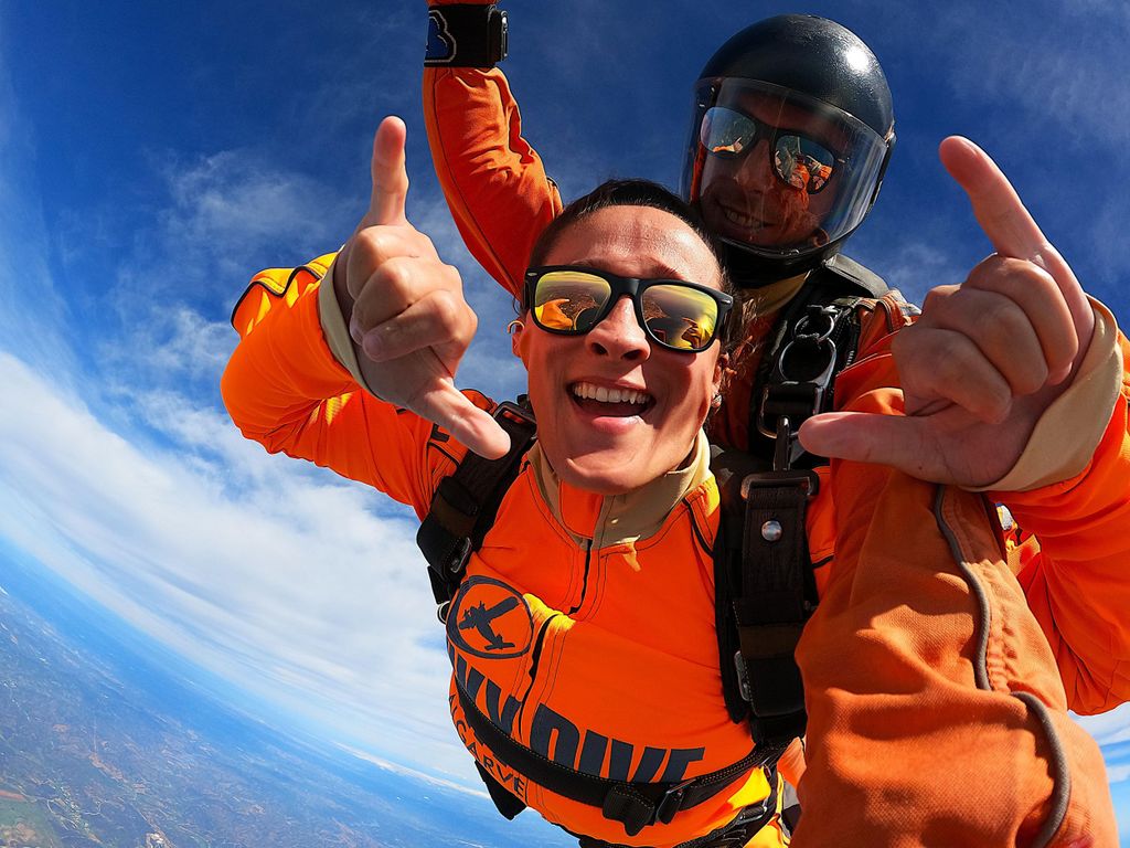 Fallschirmspringen an der Algarve: Tandem-Fallschirmspringen 10.000ft (bis zu 15.000ft)