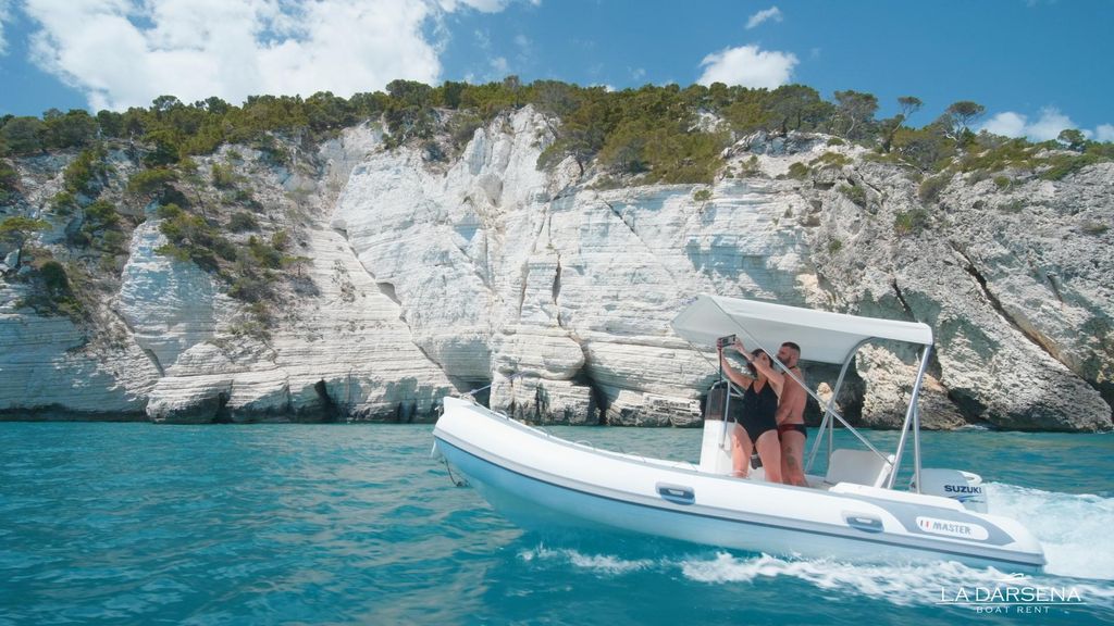 Schlauchbootverleih 4 Stunden – La Darsena