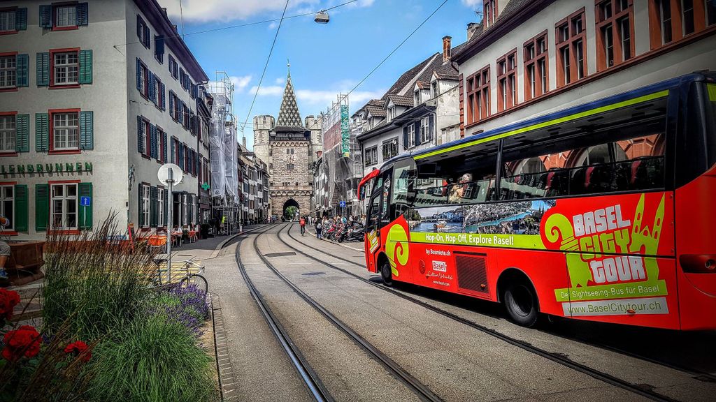 Basel: Sightseeing-Bustour mit Audioguide