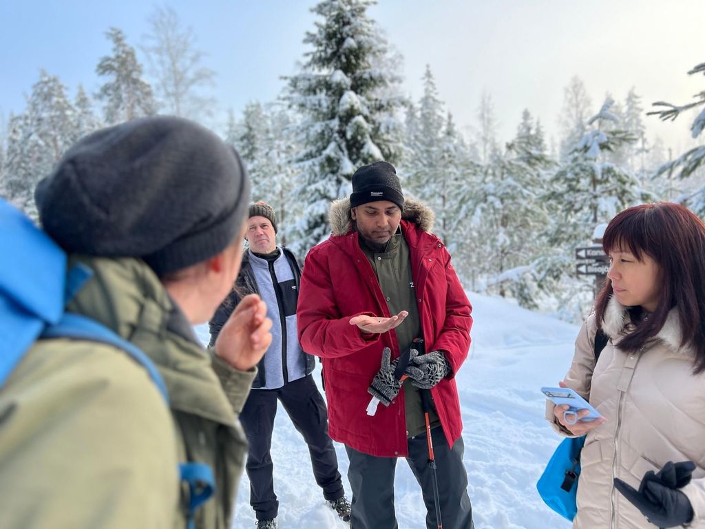 Helsinki: Winterwunderland Liesjärvi-Nationalpark-Wanderung