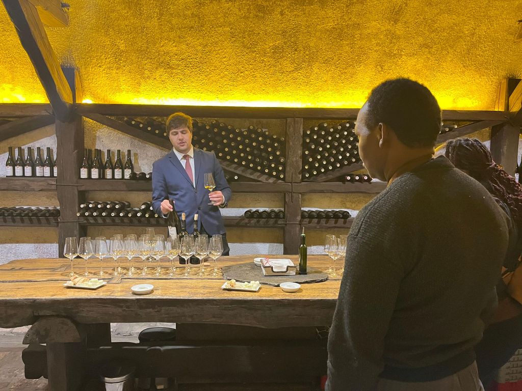 Authentische Weintour in Kachetien: Verkostung & Weintunnel in Sighnaghi