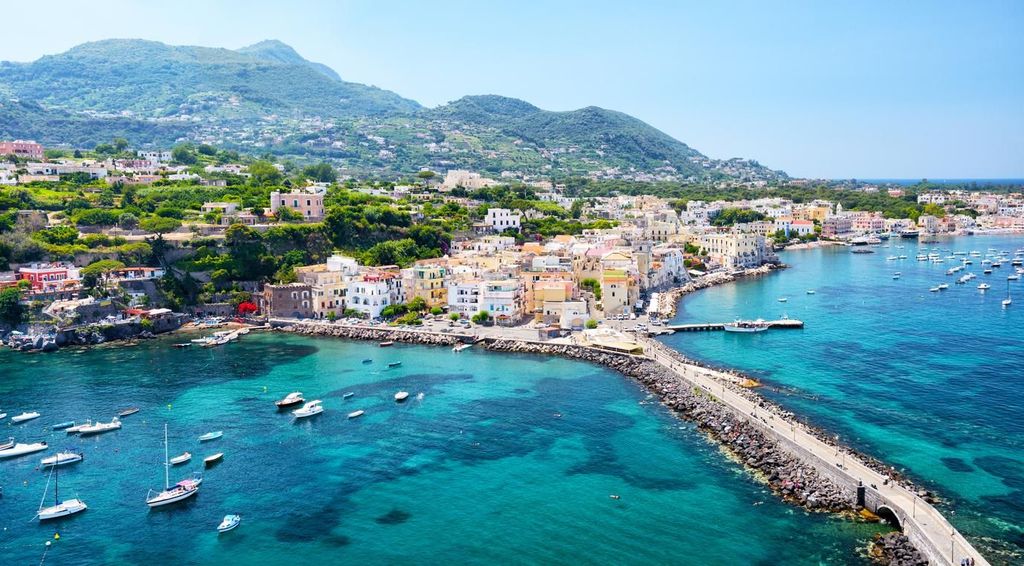 Exklusive Ischia-Tour ab Neapel mit ortskundigem Guide