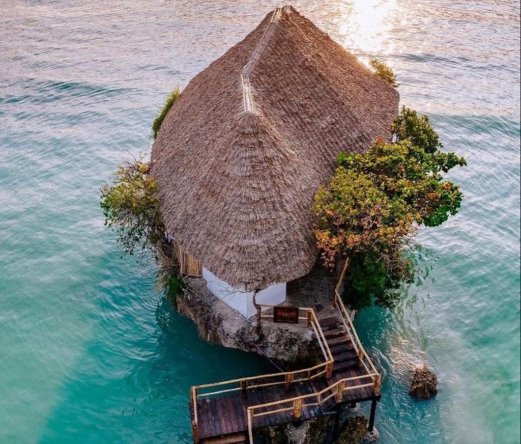 Sansibar: Jozani-Wald, Salaam-Höhle und The Rock Restaurant
