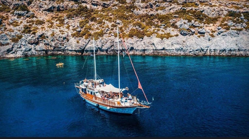 Rhodos: All-Inclusive-Bootsfahrt mit Mittagessen, Getränken & Transfers