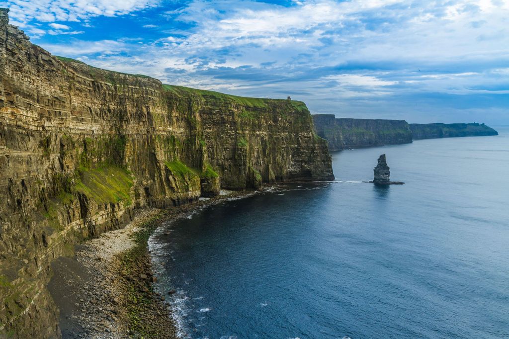Von Galway aus: Ganztagestour zu den Cliffs of Moher und dem Burren