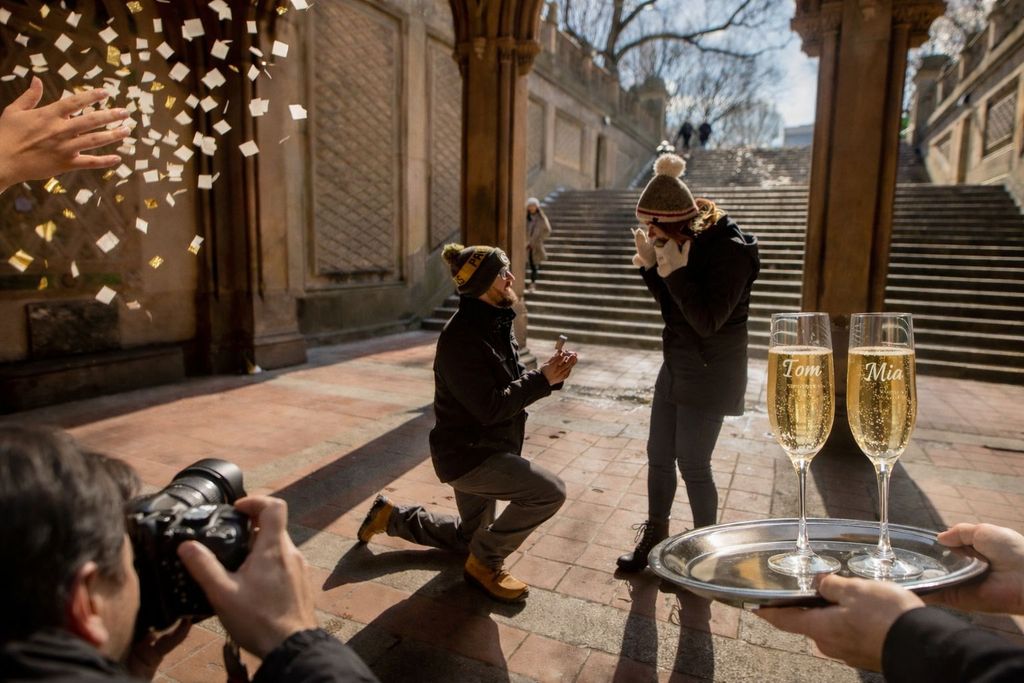 Eger: Romantischer Heiratsantrag mit Champagner