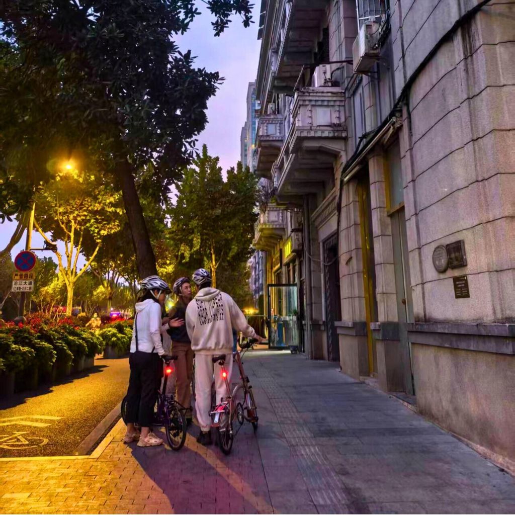 Wuhan: Nacht-Radtour mit Blick auf den Gelben Kranich-Turm