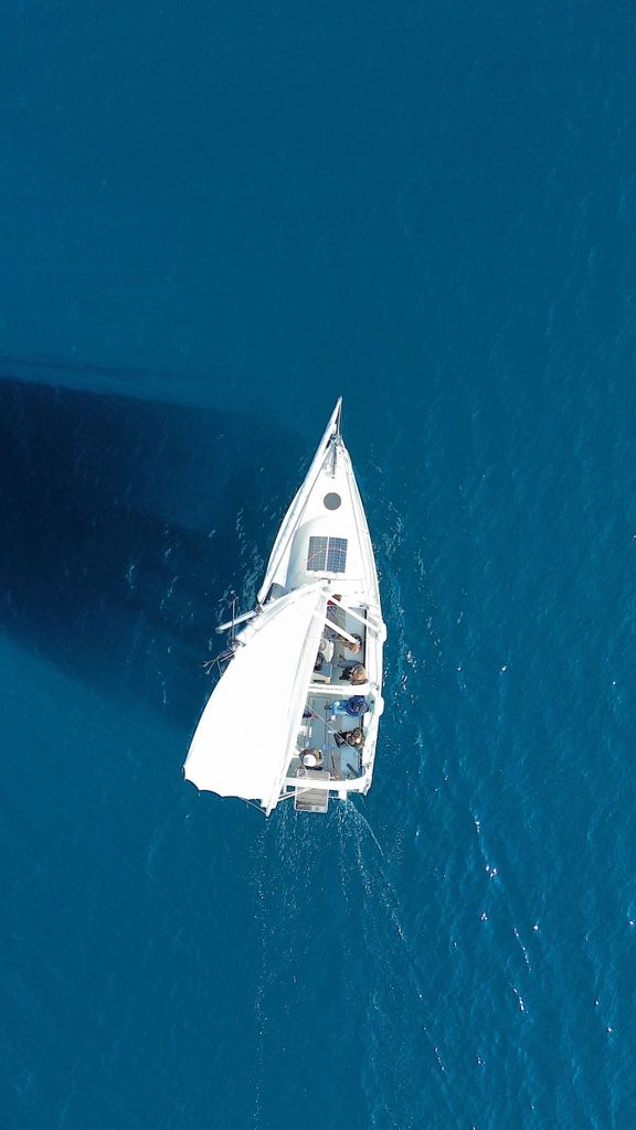 Antibes: Entdecke die Kunst des Segelns auf einer malerischen Kreuzfahrt