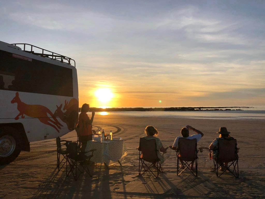 Broome: Nachmittags-Stadtrundfahrt mit Sonnenuntergang am Strand