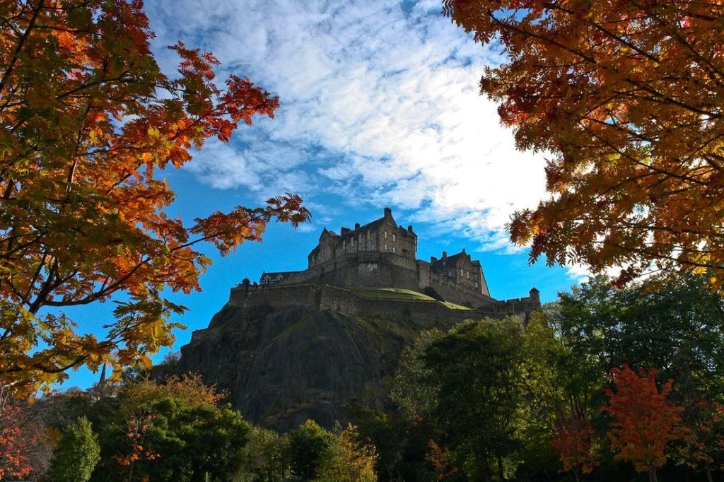 Edinburgh: Privater Rundgang auf Französisch mit Clémentine