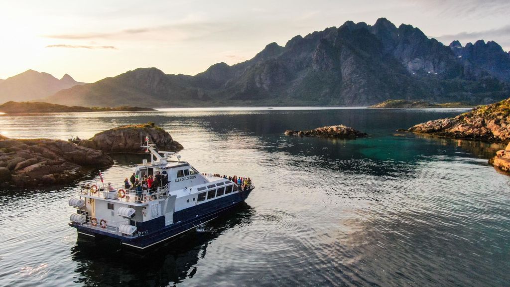 Von Svolvær: Lofoten-Trollfjord-Kreuzfahrt & Seeadler-Safari