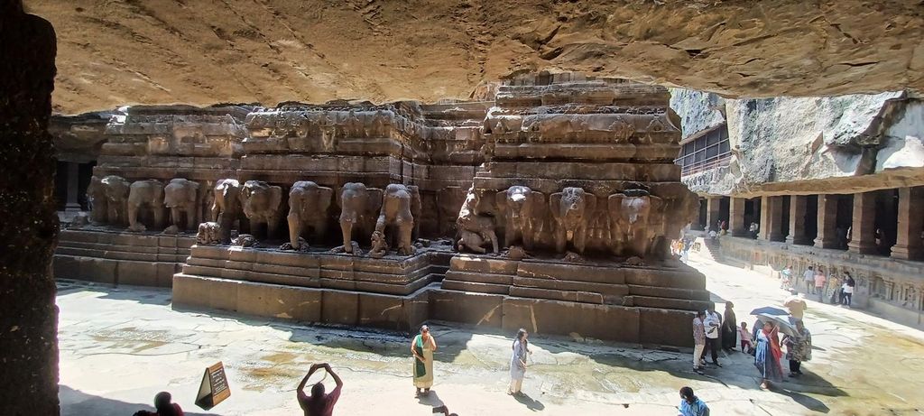 Erschwingliche Taxifahrt von Aurangabad zu den Ajanta & Ellora Höhlen