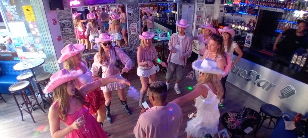 Albufeira: Cocktail-Kurs und Karaoke-Party mit DJ