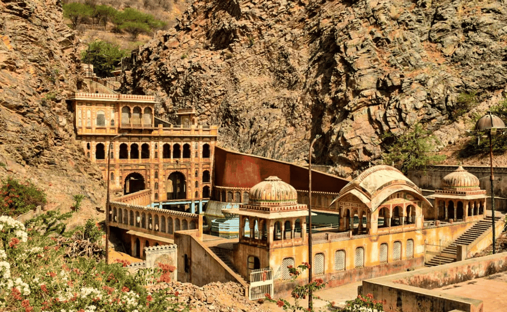 Jaipur: Morgendliche Führung durch den Affen-Tempel mit Besuch des lokalen Marktes