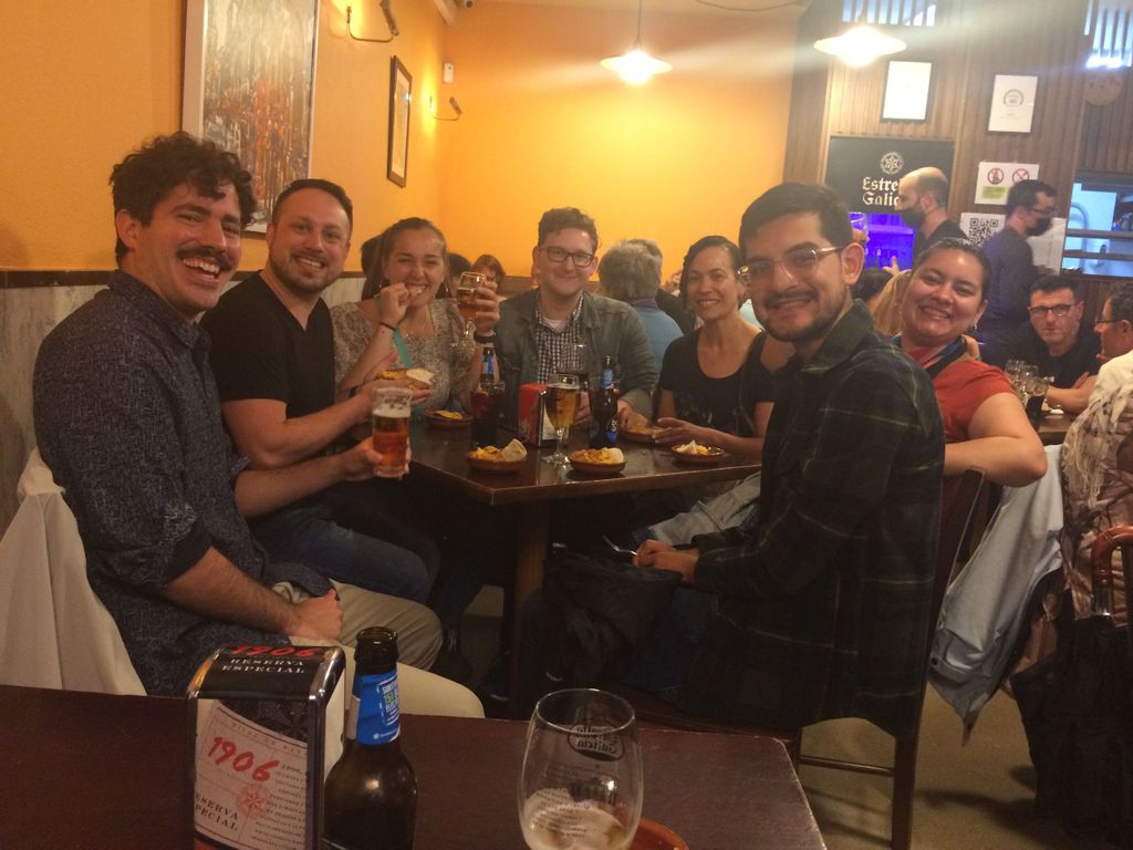 Santiago: Geführte Foodie Tour mit Getränken, Tapas und Live-Musik