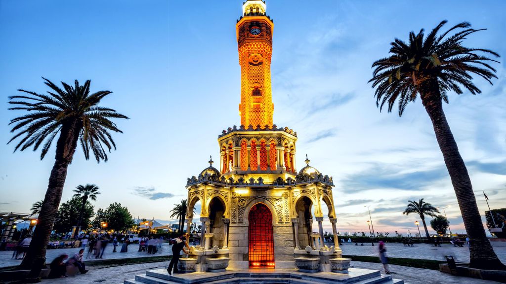 Von Cesme aus: Private Izmir Stadt & Agora Tour mit Mittagessen