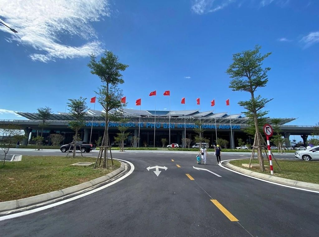 Transfer vom Flughafen Hue in die Stadt Hue oder nach Da Nang/Hoi An