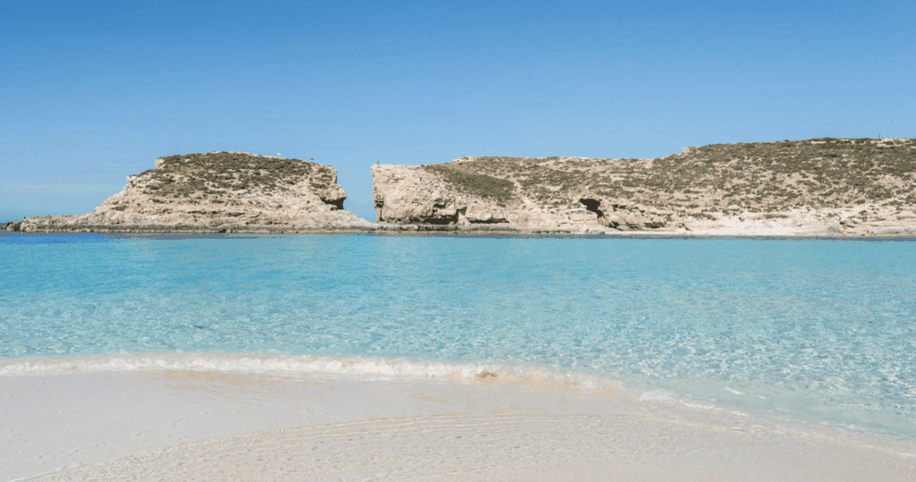 Comino's Best in a Flash: Caves, Coves & Beaches Bootstour