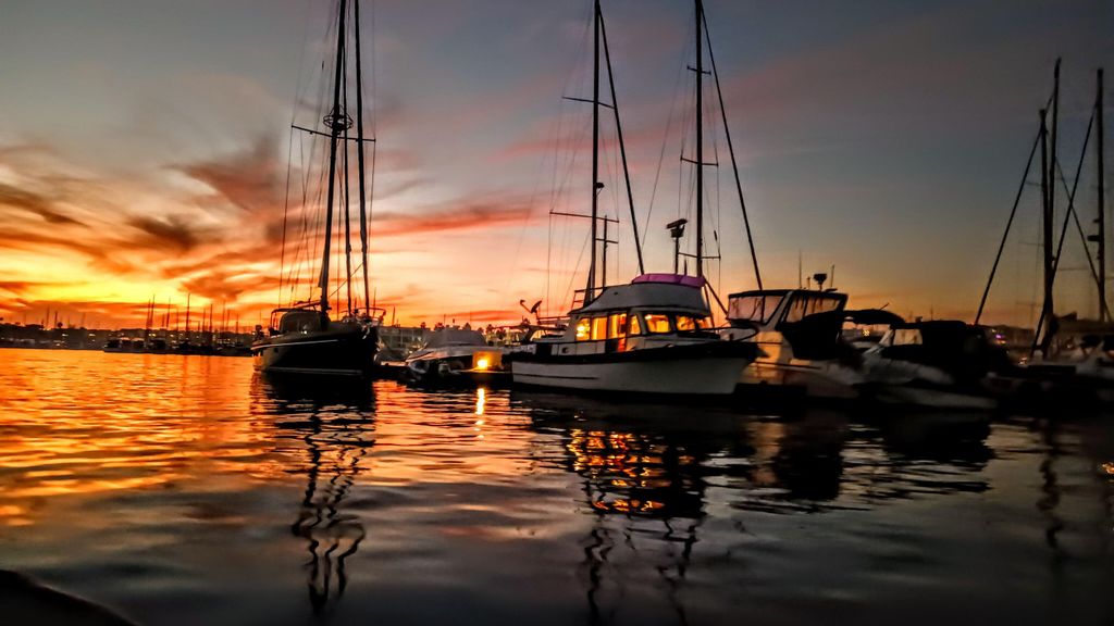 Romantische Sonnenuntergangs- und Stadtlichter-Weinkreuzfahrt – Marina del Rey