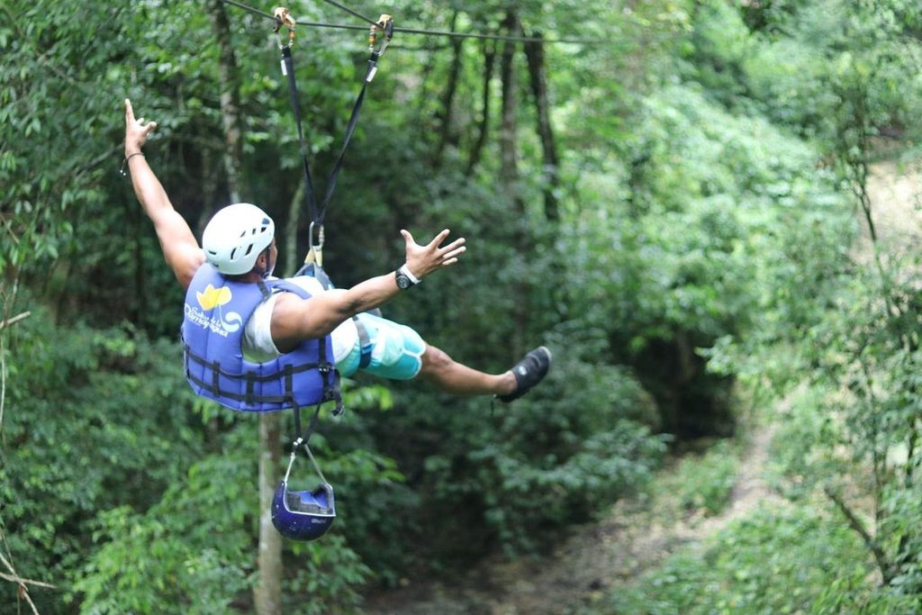 Puerto Plata/Amber Cove: Zipline und Wasserfälle mit Mittagessen