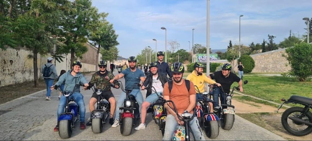 Athen: Geführte E-Scooter-Tour zu den Highlights der Stadt