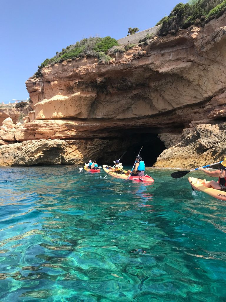 Cala Codolar: Kajak-Tour mit Schnorcheln im Meer und Höhlen