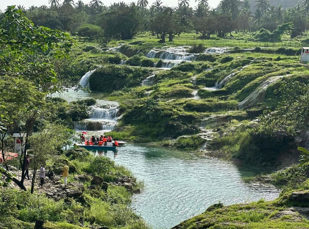 Salalah: Tagestour zu Wadi Derbat, Jabal Samhan & Doline