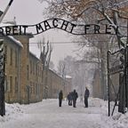 Tor des KZ Auschwitz