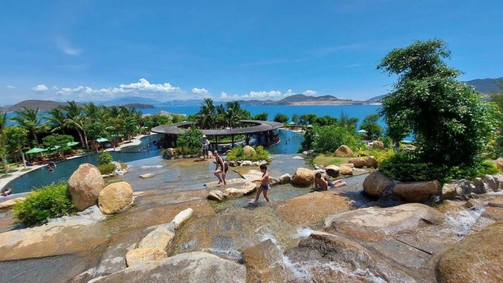 Nha Trang: VIP-Tour zu 3 Inseln mit heißem Mineral-Schlammbad & Mittagessen