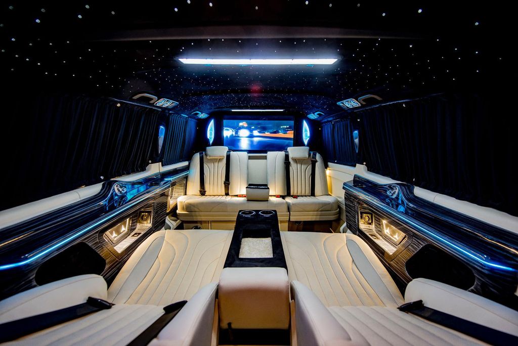 Seite : Privater Shuttle von / nach The Lend of Legends