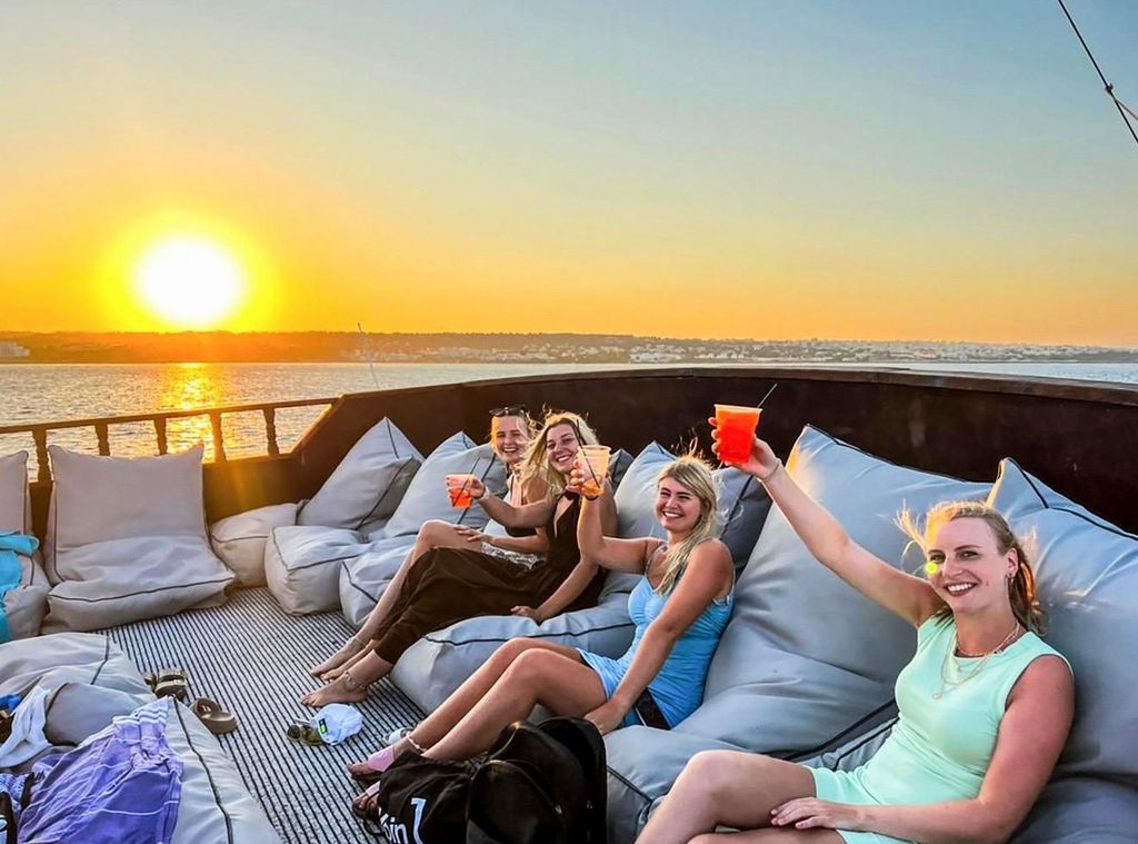 Rhodos: Kreuzfahrt bei Sonnenuntergang mit unbegrenzt Aperol, Bier und Wein