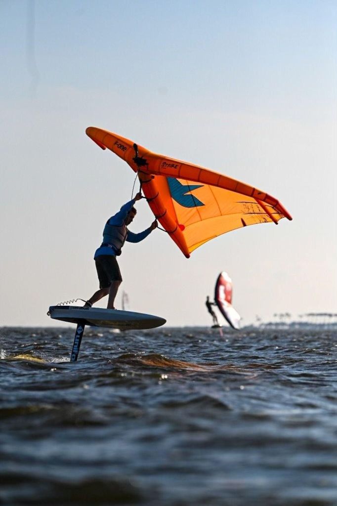 Ocean Springs: E-Foil-Board-Kurs