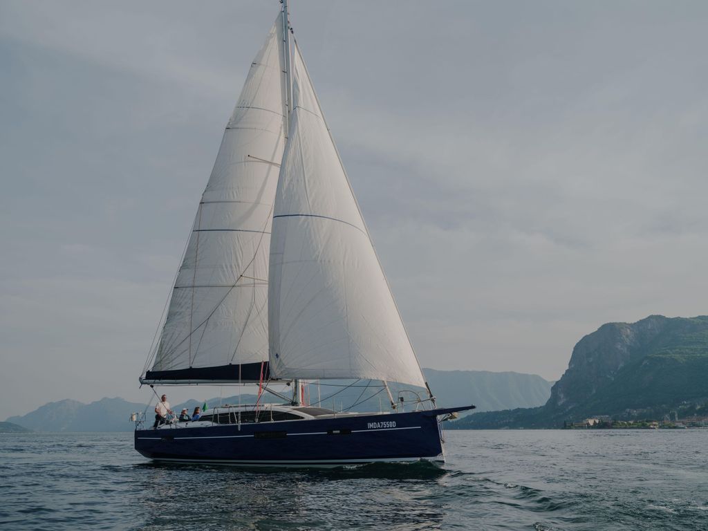 Privates Segelerlebnis mit Aperitivo auf dem Comer See