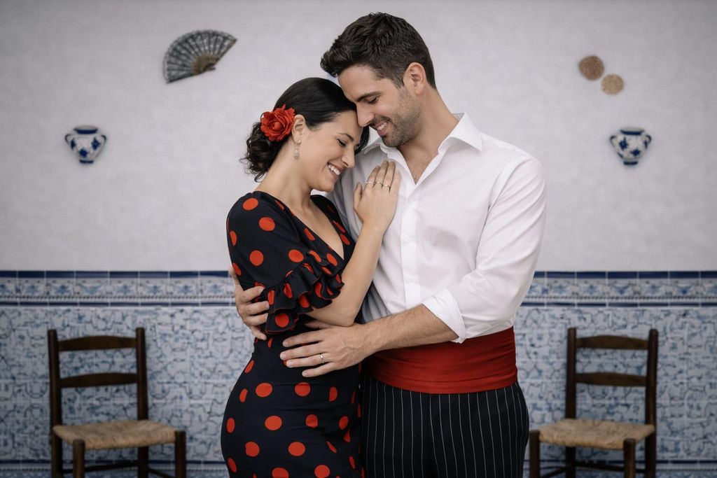 Mijas Pueblo: Fotoshooting für Paare in traditionellen spanischen Kostü Kostümen