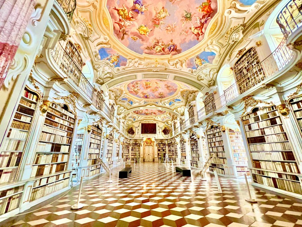 Wien: Geführte Tagestour zum Stift Admont – Bibliothek und Hallstatt