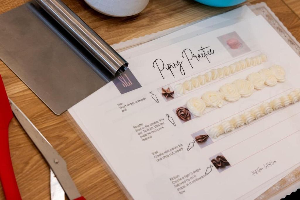 Dekoriere einen Kuchen in der Stadt Santa Monica