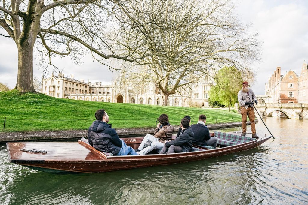 Cambridge: Geführte River Cam Punting Tour