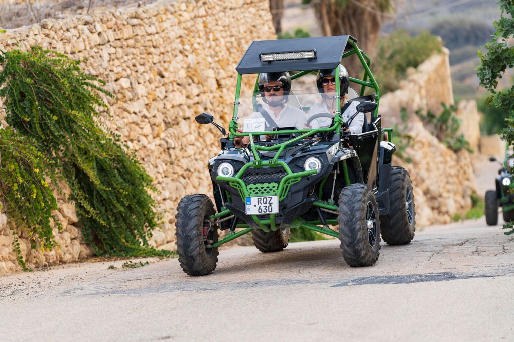 Von Malta: Ganztägige Buggy-Tour nach Gozo & Comino mit Mittagessen
