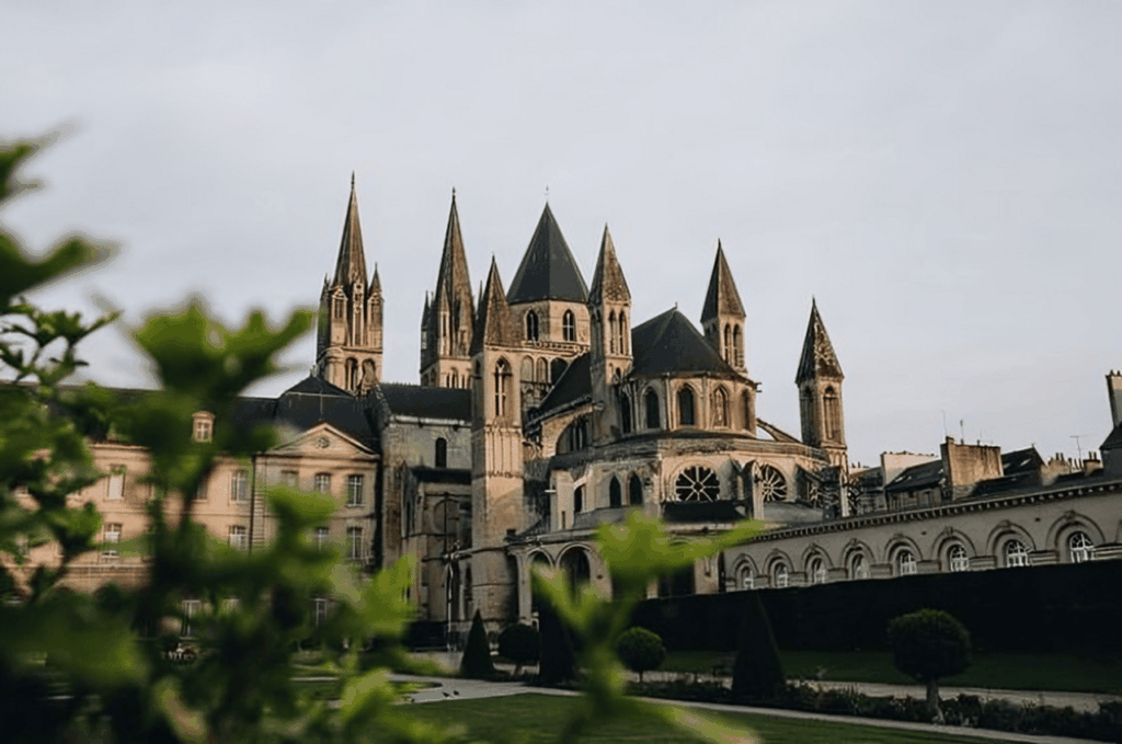 Caen : Private Custom Tour mit einem ortskundigen Guide