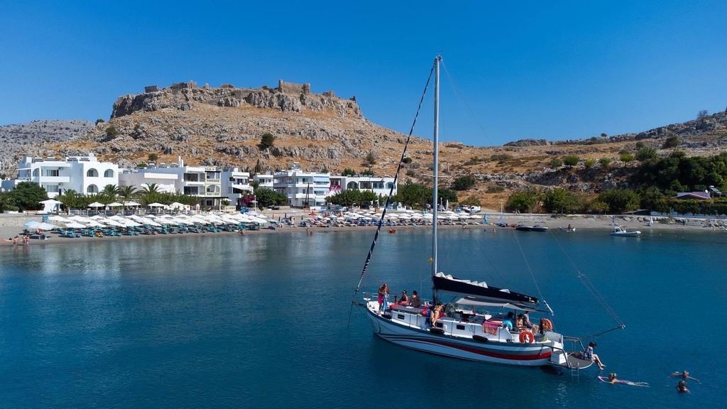 Lindos: Private Segeltour mit Prosecco und mehr