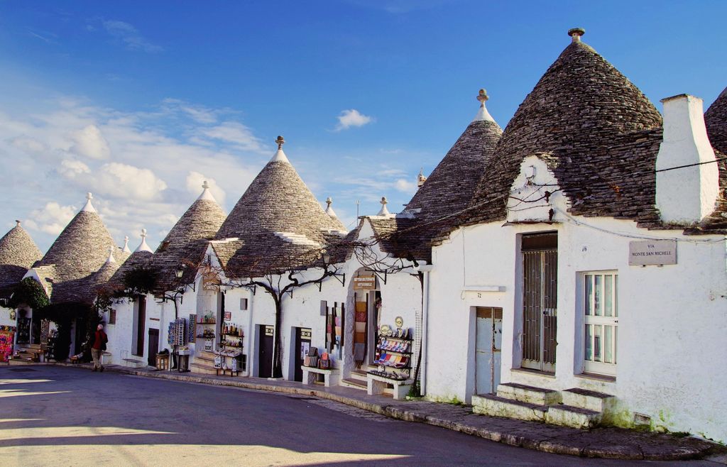 Tour: Alberobello Trulli, Monopoli und Polignano a Mare – Geschichte und Kultur