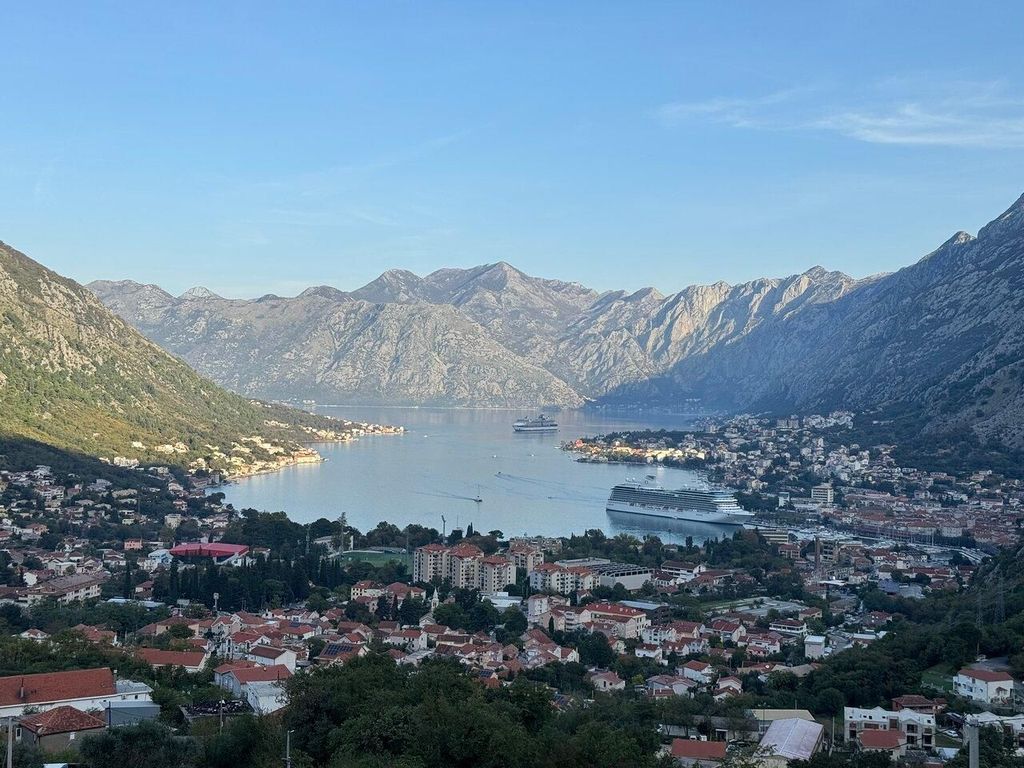 Njegusi: Dorf-Tour mit Schinken-Verkostung bei mir zuhause