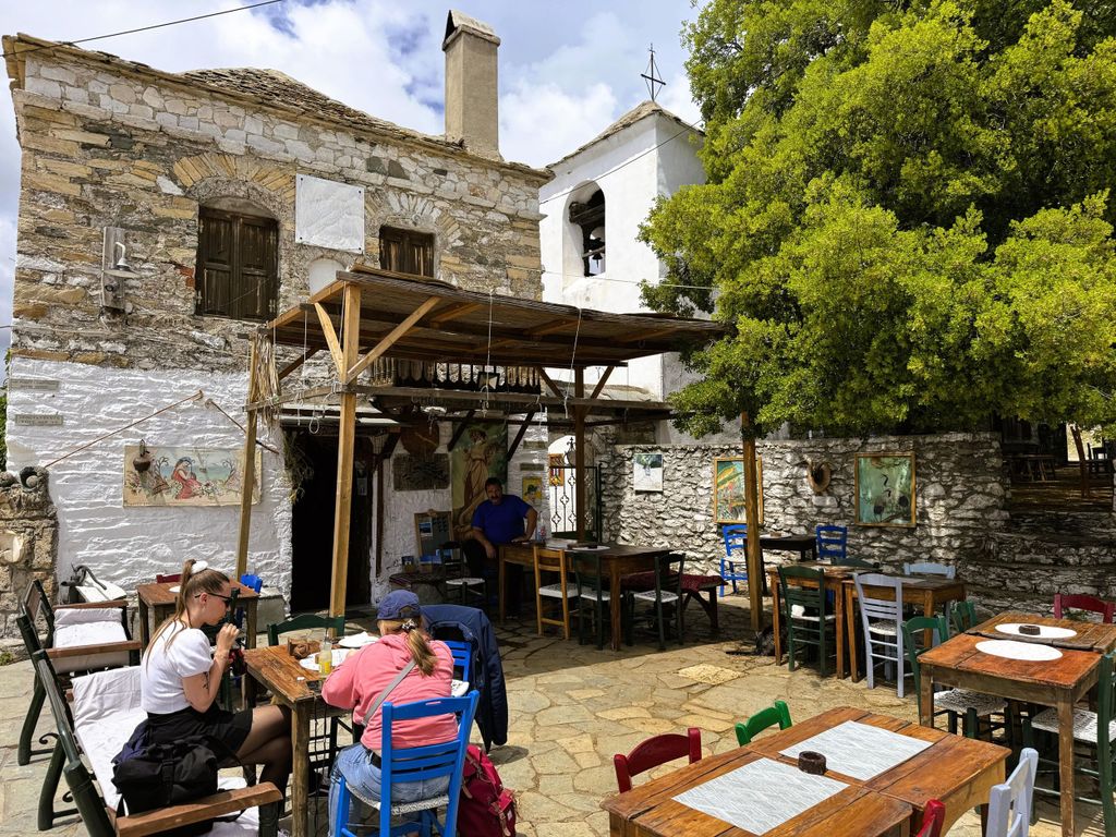Tour durch alte Dörfer in Thassos mit Mittagessen in einer Taverne