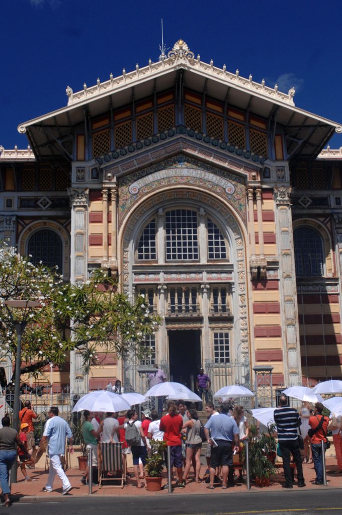 Die schönsten Sehenswürdigkeiten im Stadtzentrum von Fort de France mit dem Vélotaxi